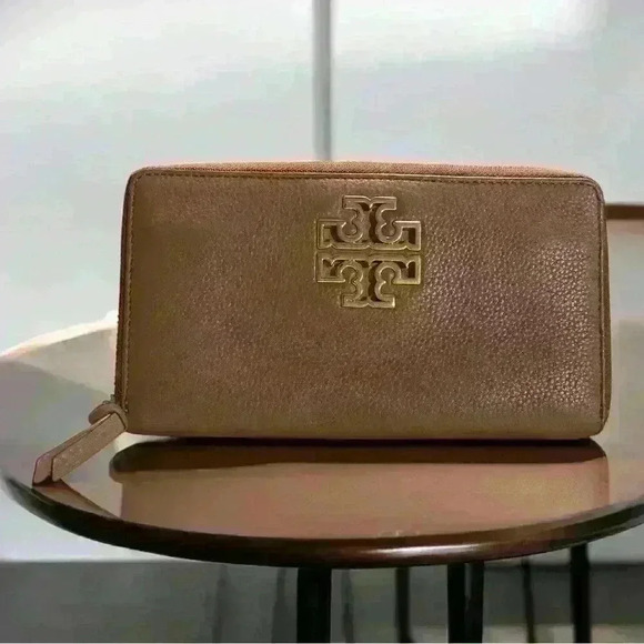 Tory Burch Pebbled Leather Zip Wallet - Picture 1 of 7